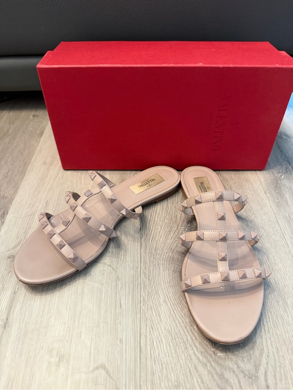 Valentino Garavani Rockstud Dusty Rose Sandals